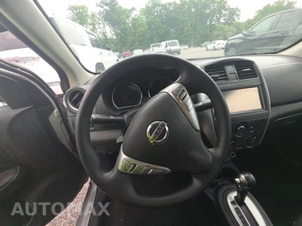 2019 Nissan Versa Sedan SV - miniatura 10