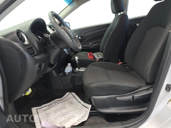 2019 Nissan Versa Sedan SV - miniatura 7