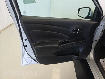 2019 Nissan Versa Sedan SV - miniatura 9