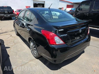 2019 Nissan Versa Sedan SV - miniatura 2