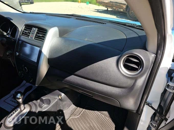 2019 Nissan Versa Sedan SV - miniatura 16