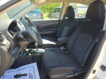 2019 Nissan Versa Sedan SV - miniatura 3
