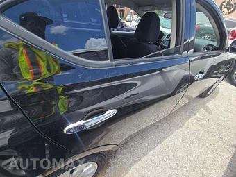 2019 Nissan Versa Sedan SV – miniatura 28