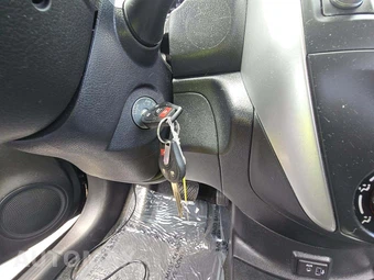 2019 Nissan Versa Sedan SV – miniatura 8