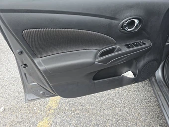 2019 Nissan Versa Sedan SV – miniatura 9
