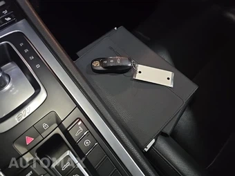2019 Porsche 911 Carrera 4 Cabriolet – miniatura 21