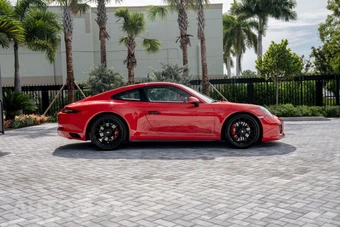 2019 Porsche 911 Carrera 4 GTS - miniatura 2