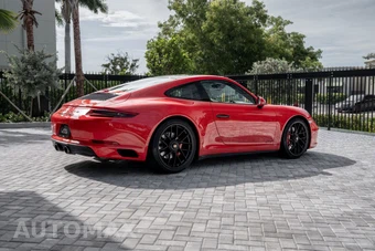 2019 Porsche 911 Carrera 4 GTS - miniatura 3
