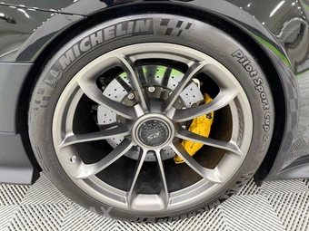 2019 Porsche 911 GT2 RS - miniatura 38