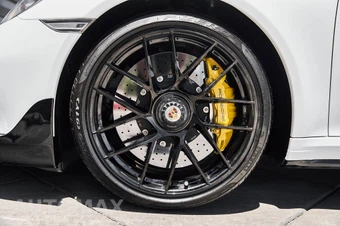 2019 Porsche 911 Turbo S Cabriolet – miniatura 3