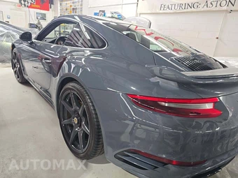 2019 Porsche 911 Turbo S - miniatura 2