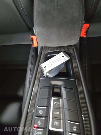 2019 Porsche 911 Turbo S - miniatura 8