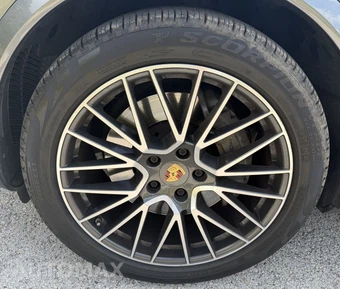 2019 Porsche Cayenne S - miniatura 9