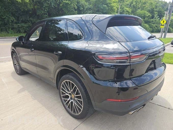 2019 Porsche Cayenne S – miniatura 2