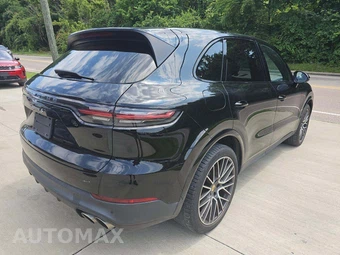 2019 Porsche Cayenne S – miniatura 3