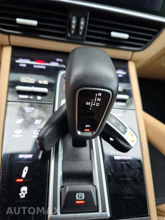 2019 Porsche Cayenne S – miniatura 8