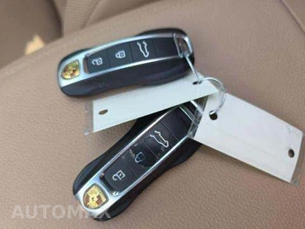 2019 Porsche Cayenne S – miniatura 8