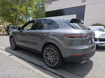 2019 Porsche Cayenne S – miniatura 2