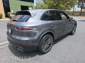 2019 Porsche Cayenne S – miniatura 3