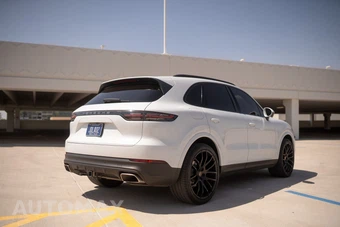 2019 Porsche Cayenne - miniatura 3