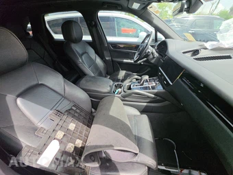 2019 Porsche Cayenne - miniatura 8