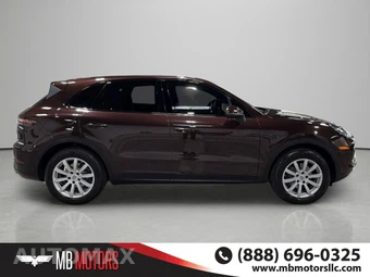 2019 Porsche Cayenne - miniatura 3
