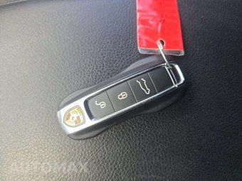2019 Porsche Cayenne – miniatura 5