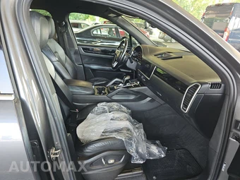 2019 Porsche Cayenne – miniatura 8
