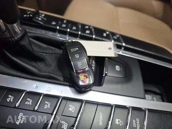 2019 Porsche Macan – miniatura 8