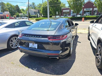 2019 Porsche Panamera 4 – miniatura 3