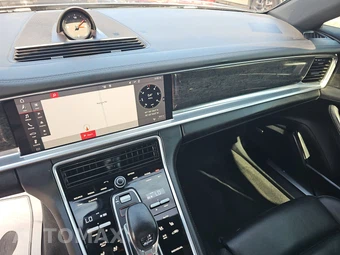2019 Porsche Panamera 4 - miniatura 11