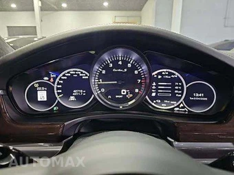 2019 Porsche Panamera Turbo S E-Hybrid – miniatura 9