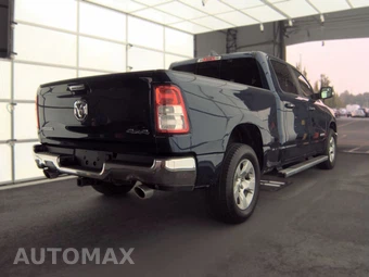 2019 Ram 1500 Big Horn Crew Cab Medium Bed - miniatura 4