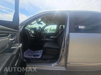 2019 Ram 1500 Big Horn Crew Cab Medium Bed - miniatura 3