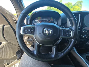 2019 Ram 1500 Big Horn Crew Cab Short Bed - miniatura 10