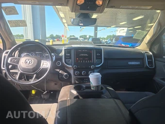 2019 Ram 1500 Big Horn Crew Cab Short Bed - miniatura 11