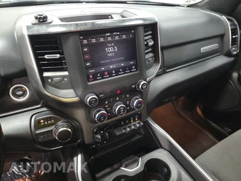 2019 Ram 1500 Big Horn/Lone Star Crew Cab Medium Bed - miniatura 11