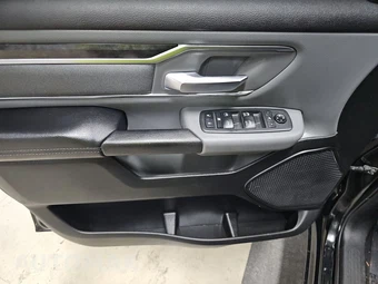 2019 Ram 1500 Big Horn/Lone Star Crew Cab Medium Bed - miniatura 9