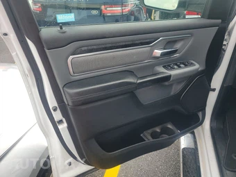 2019 Ram 1500 Big Horn/Lone Star Crew Cab Short Bed - miniatura 9