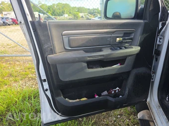 2019 Ram 1500 Classic Big Horn Crew Cab Medium Bed – miniatura 9