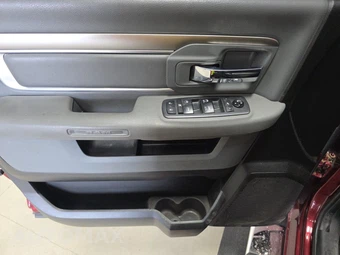 2019 Ram 1500 Classic Big Horn Crew Cab Medium Bed - miniatura 9