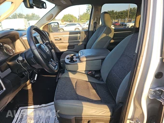 2019 Ram 1500 Classic Big Horn Crew Cab Medium Bed - miniatura 7
