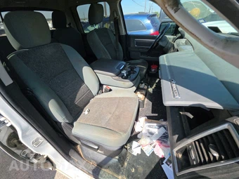 2019 Ram 1500 Classic Big Horn Crew Cab Medium Bed - miniatura 8