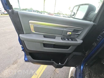 2019 Ram 1500 Classic Big Horn Crew Cab Short Bed - miniatura 9