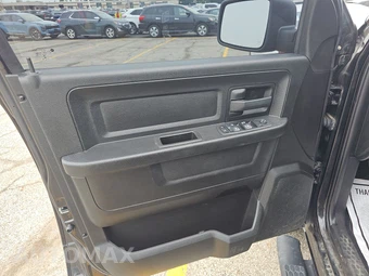 2019 Ram 1500 Classic Express Crew Cab Short Bed - miniatura 9