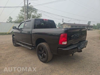 2019 Ram 1500 Classic Express Crew Cab Short Bed – miniatura 2