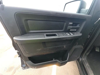 2019 Ram 1500 Classic Express Crew Cab Short Bed - miniatura 9