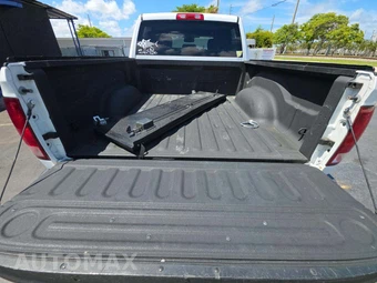 2019 Ram 1500 Classic Express Crew Cab Short Bed – miniatura 11