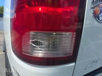 2019 Ram 1500 Classic Express Crew Cab Short Bed – miniatura 25