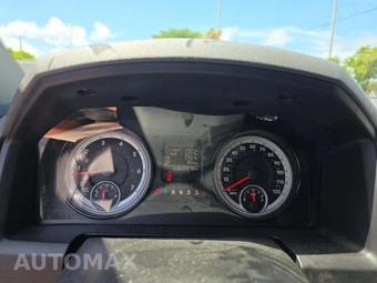 2019 Ram 1500 Classic Express Crew Cab Short Bed – miniatura 6
